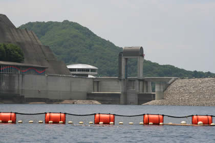 奈良俣ダム湖側から撮影